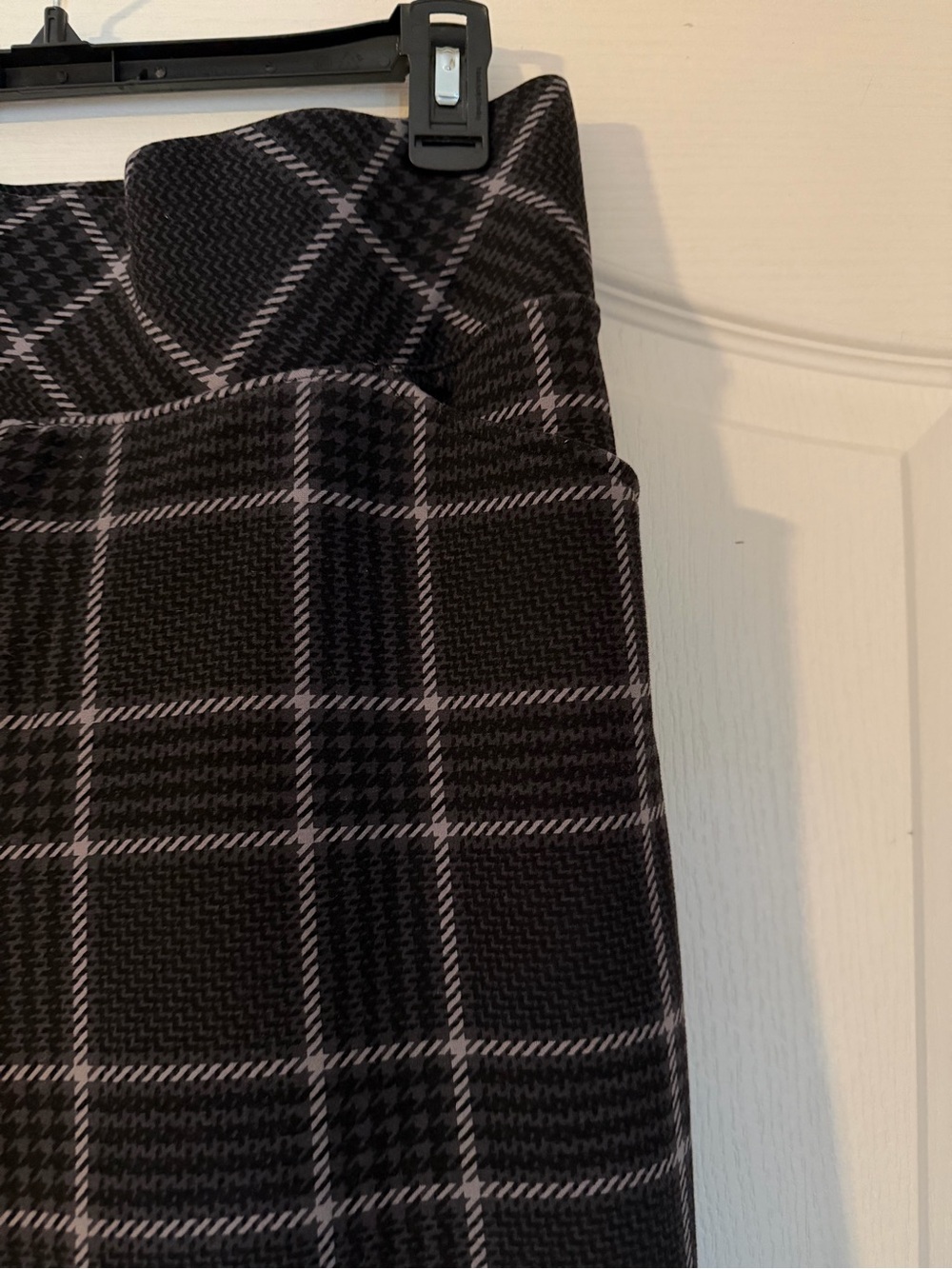 Torrid Women’s Black and Gray Plaid Wide Leg Pixie Pants Size 2R